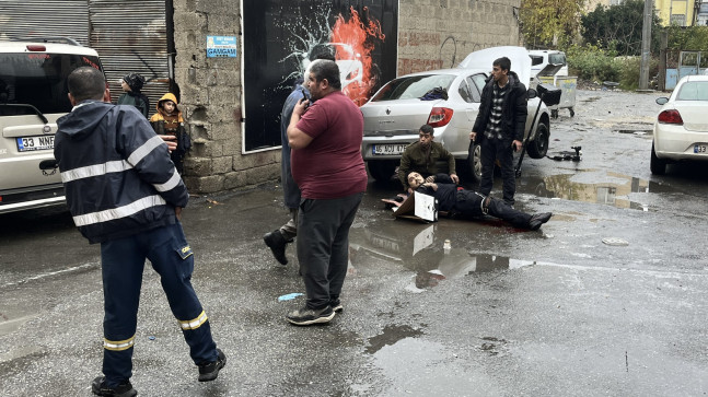 Mersin’de iş yerinin önünde silahlı saldırıya uğrayan oto tamircisi yaralandı