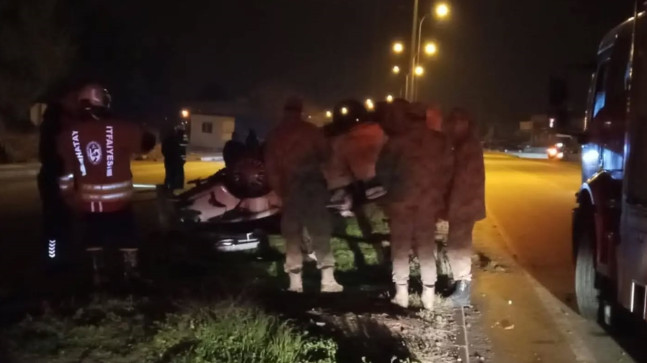 Hatay’da takla atan otomobildeki bebek hayatını kaybetti, anne ile baba yaralandı
