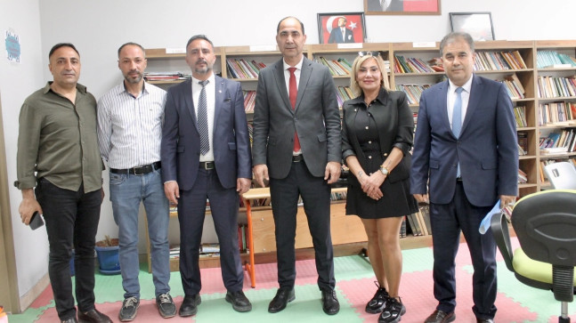 MİNİK YÜREKLERDEN BÜYÜK GÖSTERİ: ADANA’DA 23 NİSAN COŞKUSU ZİRVEYE TAŞTI!”