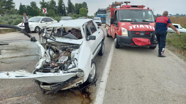 OSMANİYE’DE 2 OTOMOBİL ÇARPIŞTI 1 KİŞİ ÖLDÜ, 5 KİŞİ YARALANDI