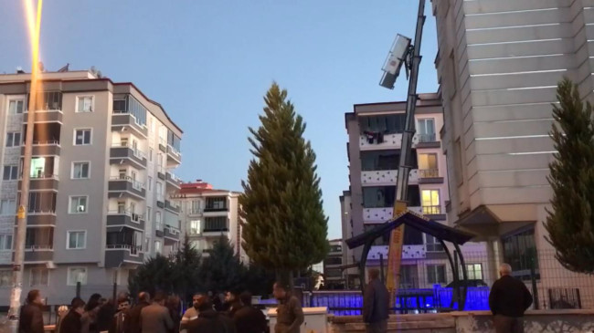 GAZİANTEP’TE YÜK ASANSÖRÜNDEN DÜŞEN 1 KİŞİ ÖLDÜ, 1 KİŞİ YARALANDI