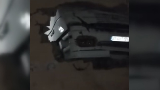 GAZİANTEP’TE PARK HALİNDEYKEN HAREKET EDEN TIR EVE GİRDİ