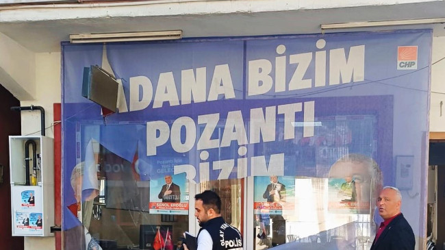 CHP POZANTI İLÇE BAŞKANLIĞININ CAMLARI KIRILDI!…