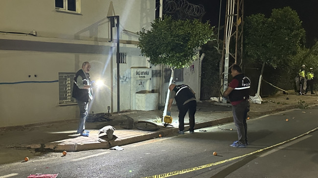 Adana’da otomobilin çarptığı bisikletli hayatını kaybetti