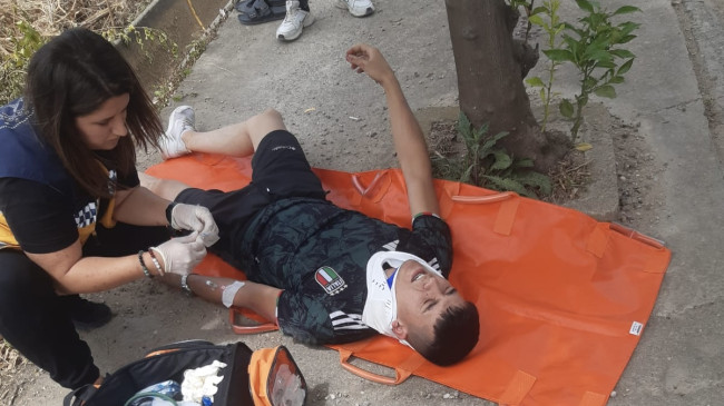 Adana’da devrilen motosikletteki 2 kişi yaralandı