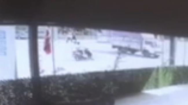 Mersin’de kamyonete çarpan motosikletteki 1 kişi öldü, 1 kişi yaralandı