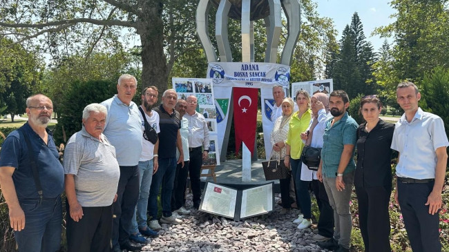 Srebrenitsa’da 29 yıl önce yaşanan acı katliam Adana’daki anıt önünde anıldı.