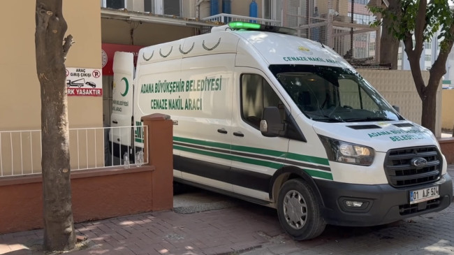 Adana’da yüzmek için sulama kanalına giren 18 yaşındaki genç boğuldu.