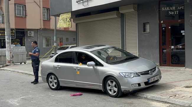 Mersin’de otomobilde silahlı saldırıya uğrayan sürücü hayatını kaybetti, kardeşi ağır yaralandı