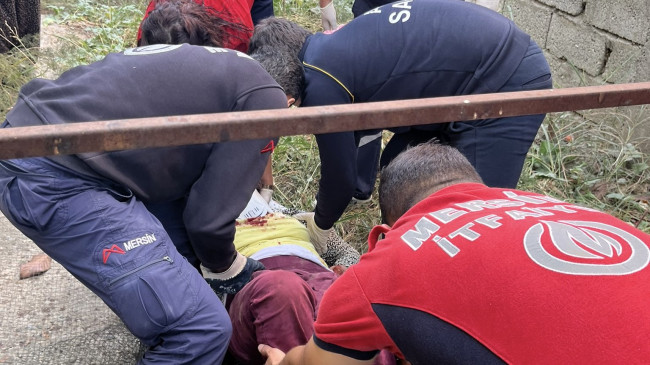 Mersin’in Tarsus ilçesinde kuyuya düşen kadını itfaiye ekipleri kurtardı.