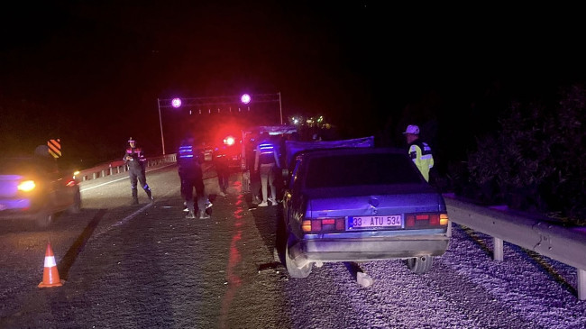 Mersin’de otomobilin yol kenarında lastik değiştirenlere çarptığı kazada ölü sayısı 4’e çıktı