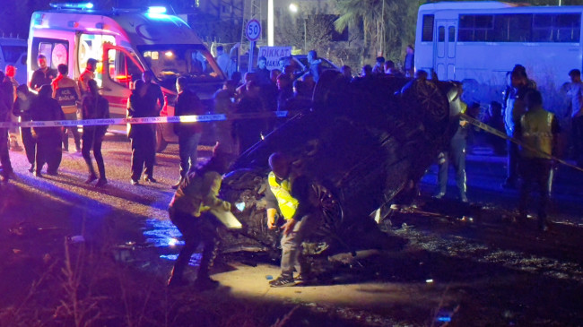 OSMANİYE’DE ÜÇ ARACIN KARIŞTIĞI TRAFİK KAZASINDA 4 KİŞİ ÖLDÜ, 3 KİŞİ YARALANDI