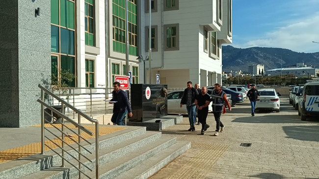 Adana’da bir kişinin yaralandığı silahlı kavgaya ilişkin gözaltına alınan şüpheli tutuklandı