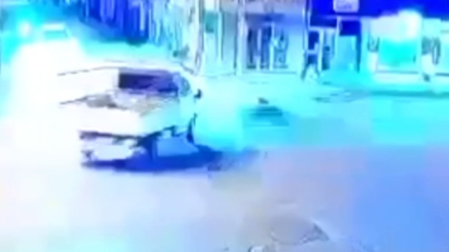 Adana’da kamyonetle çarpışan motosikletin sürücüsü hayatını kaybetti