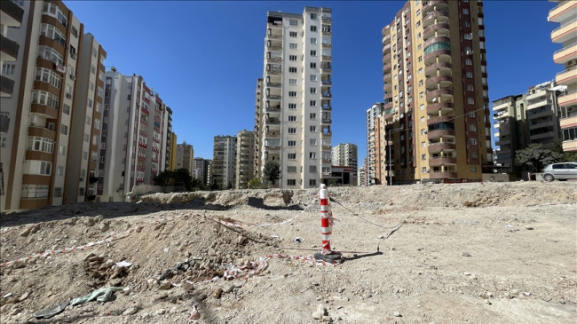ADANA’DA DEPREMDE 42 KİŞİNİN ÖLDÜĞÜ EKİM APARTMANI’NIN YIKILMASINA İLİŞKİN DAVAYA DEVAM EDİLDİ…