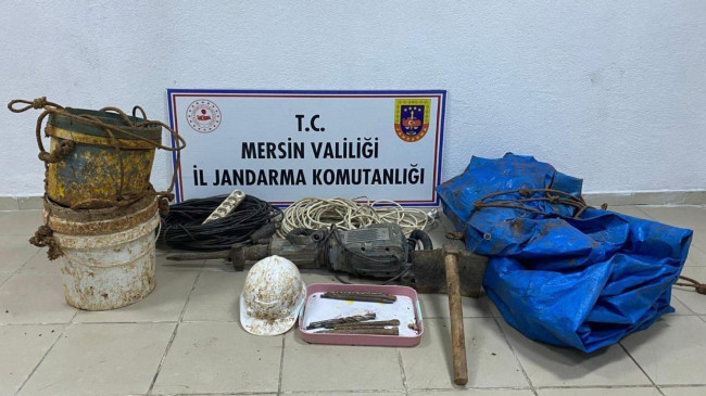 Mersin’de kaçak kazı yapan 5 şüpheli suçüstü yakalandı