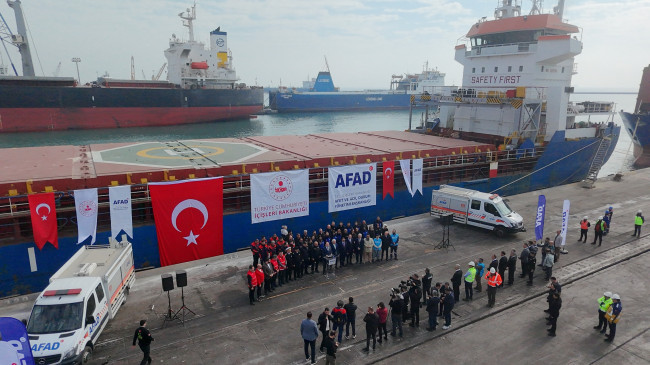 Gazze’ye insani yardım ulaştıracak “15. İyilik Gemisi” Mersin’den uğurlandı