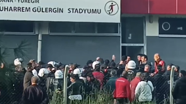 Adana’da amatör futbol maçında kavga çıktı