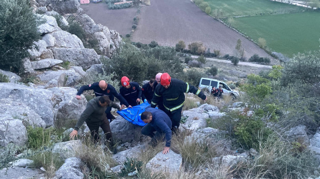Adana’da uçuruma devrilen aracın sürücüsü hayatını kaybetti