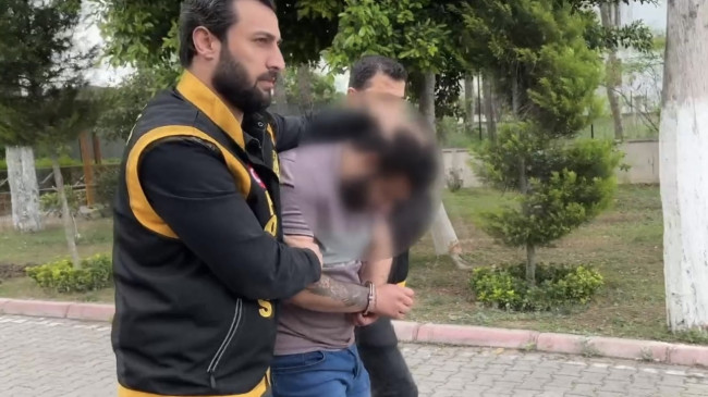 Adana’da 3 ev ve 5 iş yerine tabancayla ateş açan 2 zanlıdan 1’i tutuklandı