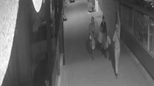 MERSİN KIZKALESİ’NDE ŞOK HIRSIZLIK!  TATİL SİTESİNE DADANAN HIRSIZLAR 12 DAİREYİ SOYDU…