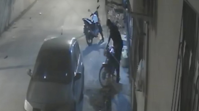 Adana’da Motosiklet Hırsızı Kameralara Yakalandı: Zanlı Tutuklandı