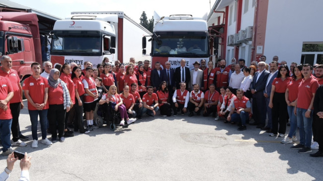 Adana’dan Suriye’ye 3 tır hijyen malzemesi gönderildi