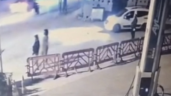 ADANA’NIN CEYHAN İLÇESİNDE BİR KADIN, TARTIŞTIĞI ESKİ EŞİNİ TABANCAYLA BACAĞINDAN YARALADI