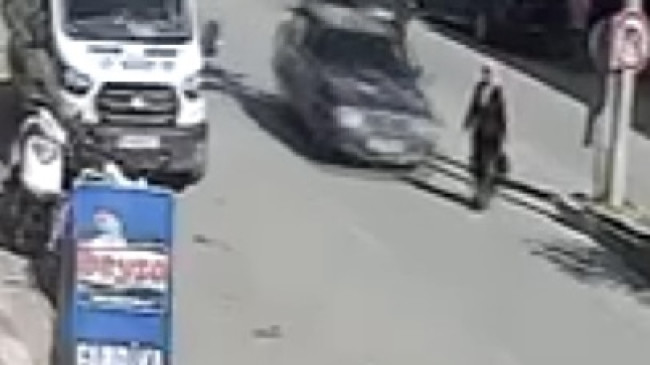 Hatay’da otomobilin yayaya çarptığı kaza güvenlik kamerasında