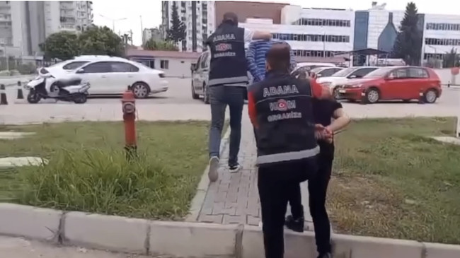 Adana’da tefecilik ve yasa dışı silah ticareti yapan 2 zanlı tutuklandı