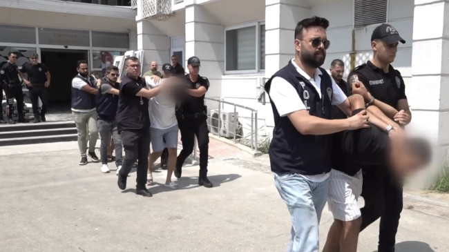 Mersin’de anne ve kızının silahla öldürülmesine ilişkin 4 şüpheli yakalandı