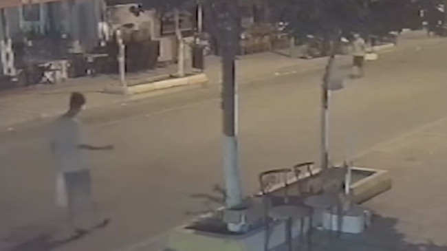 MERSİN’DE PASAJDA ÖLÜ BULUNAN ÇOCUĞUN ŞÜPHELİ TARAFINDAN KOVALANMASI KAMERADA