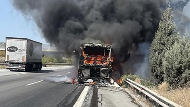 Mersin’de yolcu otobüsünde çıkan yangın söndürüldü