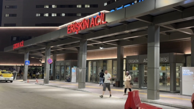 Adana’da Araç park etme nedeniyle komşular arasında çıkan silahlı kavgada baba öldü, kızı yaralandı