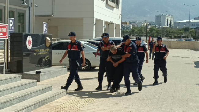 ADANA’DA ÇOCUĞA CİNSEL İSTİSMARDA BULUNDUĞU ÖNE SÜRÜLEN 69 YAŞINDAKİ ZANLI TUTUKLANDI…