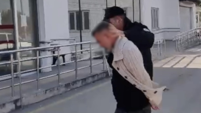 Adana’da engelli otomobil sürücüsünü darbeden minibüs şoförü tutuklandı