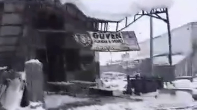 Gaziantep’te kar nedeniyle 10 iş yerinin çatısı çöktü