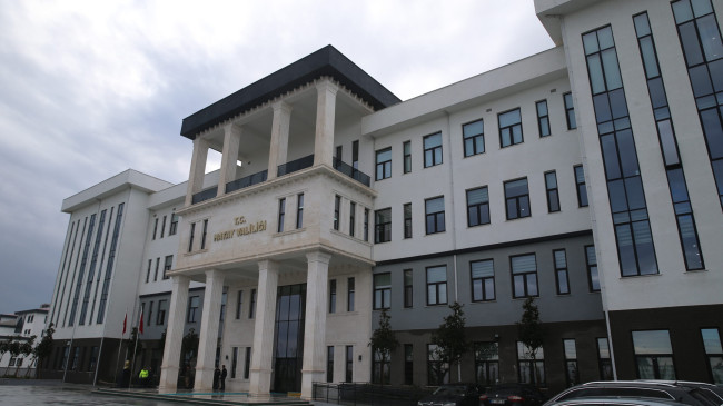 Hatay’da depremlerden sonra inşa edilen valilik binası basın mensuplarına tanıtıldı