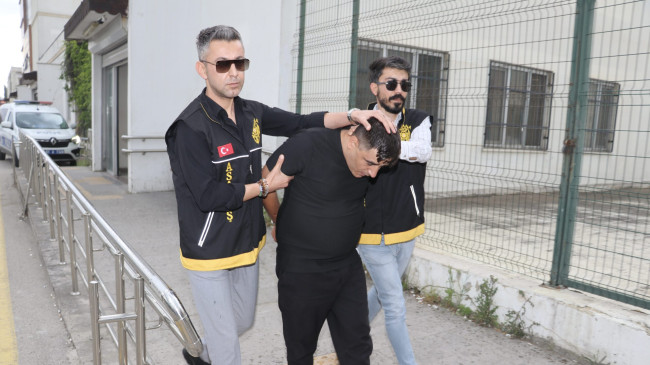 Adana’da tartıştığı kuzenini bıçaklayarak öldüren zanlı tutuklandı