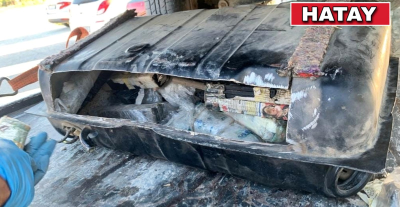 HATAY’DA OTOMOBİLİN YAKIT DEPOSUNDAN 11 RUHSATSIZ TABANCA ÇIKTI
