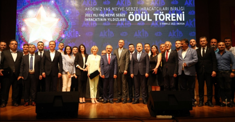 AKDENİZ’DE EN FAZLA YAŞ MEYVE VE SEBZE İHRACATI YAPAN FİRMALAR ÖDÜLLENDİRİLDİ