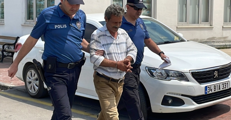 Adana’da klima motorunu çalması kameraya yansıyan zanlı yakalandı