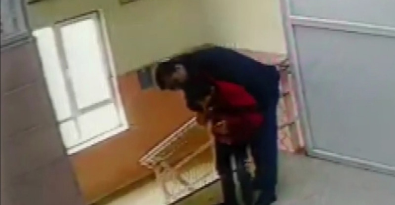 GAZİANTEP’TE MÜDÜR YARDIMCISI SOLUK BORUSUNA CİSİM KAÇAN ÖĞRENCİSİNİ “HEİMLİCH MANEVRASIYLA” KURTARDI