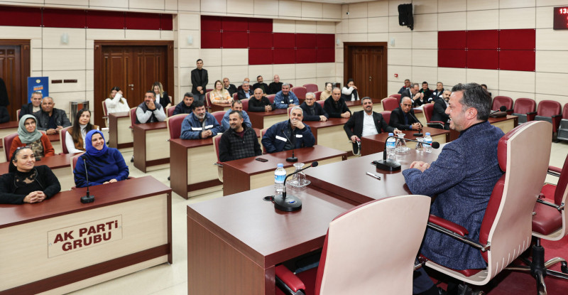 YÜREĞİR BELEDİYESİ İŞÇİLERİNE YÜZDE 70 ZAM YAPILDI