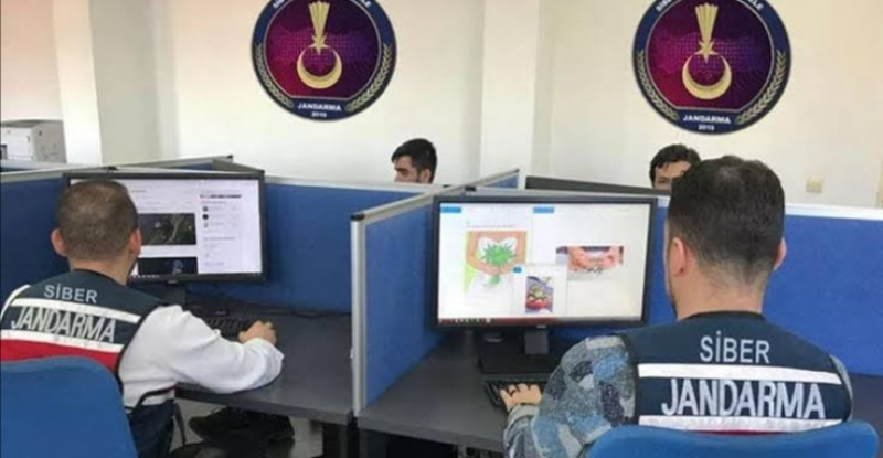 ADANA’DA JANDARMA EKİPLERİNİN ÇALIŞMASIYLA GEÇEN YIL  İNTERNET ÜZERİNDEN FARKLI SUÇLAR İŞLENDİĞİ TESPİT EDİLEN 25 BİN 346 İNTERNET SİTESİNE ERİŞİM ENGELİ GETİRİLDİ