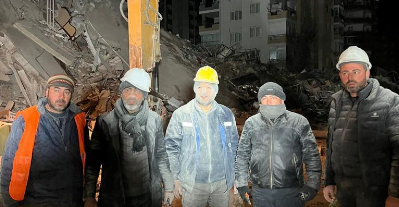 YIKILMASI TEHLİKELİ OLAN BİNALARI  DEVLETİMİZİN VE MİLLETİMİZİN GÜCÜYLE CAN AİLESİ OLARAK CANIMIZ PAHASINA KONTROLLÜ ŞEKİLDE YIKTIK