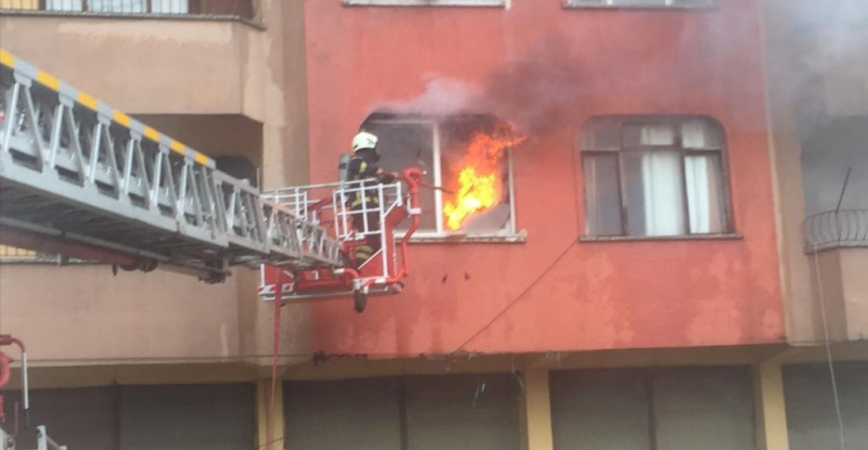 HATAY’DA EVDE ÇIKAN YANGIN SÖNDÜRÜLDÜ