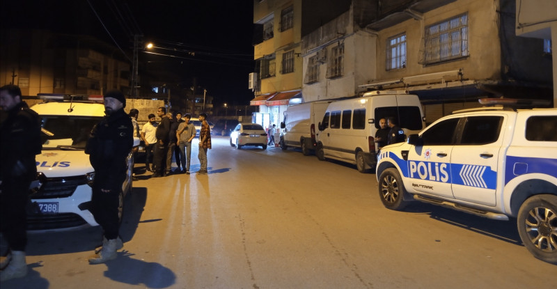 ADANA’DA ELİNDEKİ POMPALI TÜFEKLE OYNAYAN ÇOCUK YANLIŞLIKLA 14 YAŞINDAKİ ARKADAŞINI ÖLDÜRDÜ