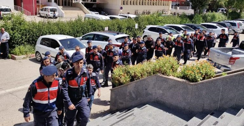 ADANA’DA EYLİYET SINAVINDA USULSÜZLÜK YAPANLARA YÖNELİK OPERASYONDA 16 GÖZALTI