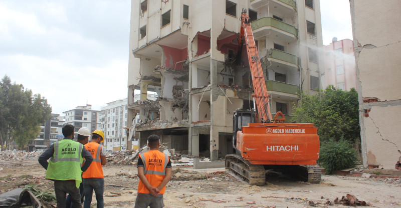 OSMANİYE’DE 10 BİN AĞIR HASARLI BİNA 90 GÜNDE YIKILACAK